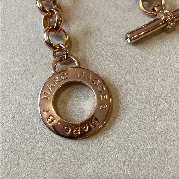 Marc Jacobs ‘Toggles and Turnlocks’ Link Bracelet - Picture 4 of 6